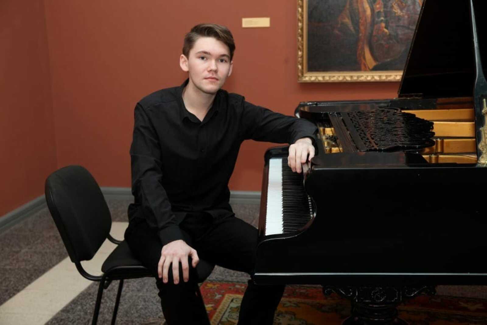 Пианист Матвей Шумков стал лауреатом Конкурса имени Брамса