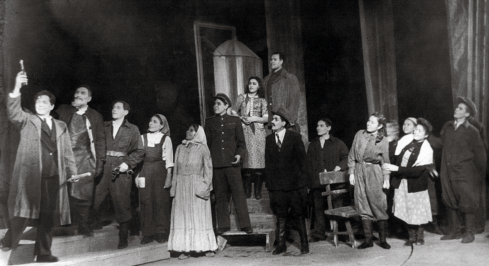 НЕФТЬ ДЛЯ ФРОНТА,  НЕФТЬ ДЛЯ ПОБЕДЫ!