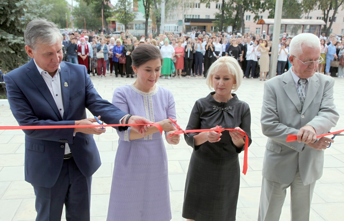 Министр культуры РБ Амина Шафикова открыла обновлённый корпус Башкирского республиканского колледжа культуры и искусства