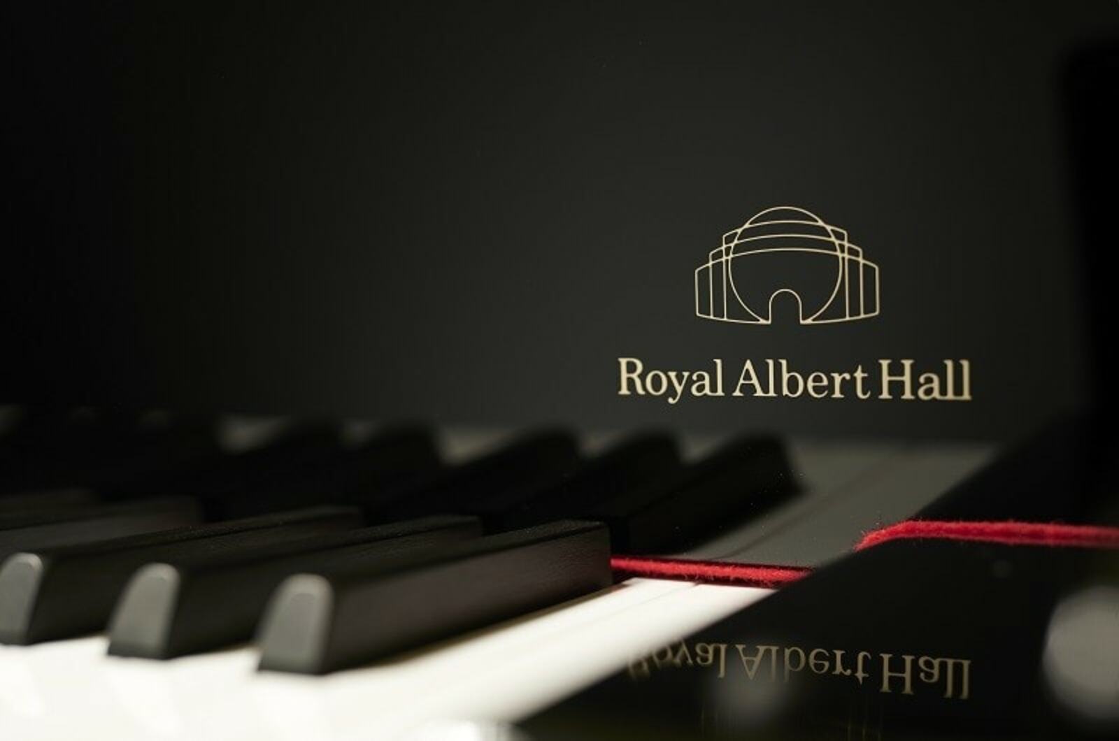 Steinway & Sons представили лимитированную серию роялей «Steinway Royal Albert Hall Edition»